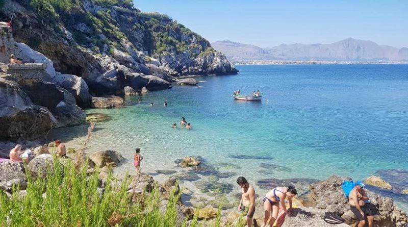 Aspra Al Delfino Blu Apartment Bagheria Bagian luar foto