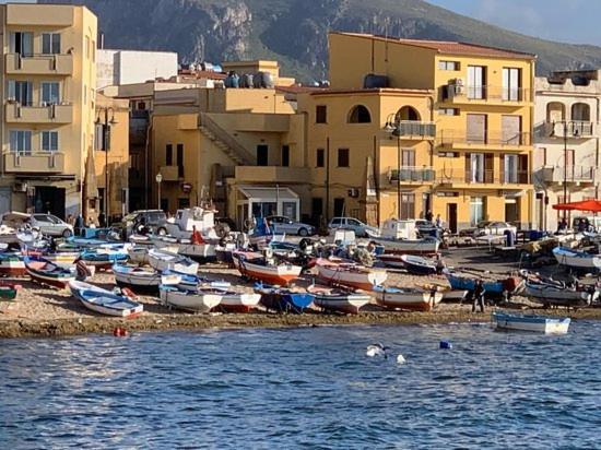 Aspra Al Delfino Blu Apartment Bagheria Bagian luar foto