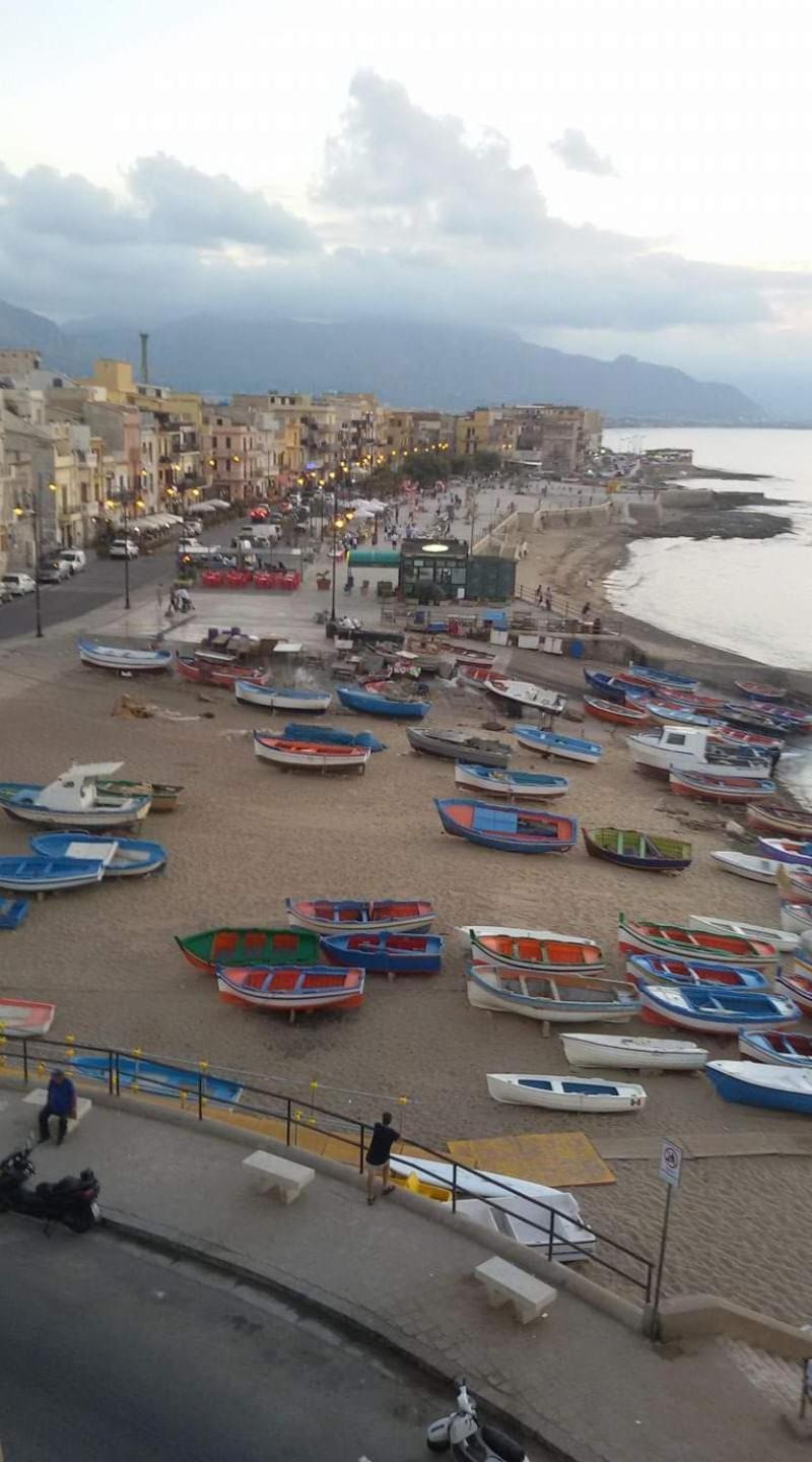 Aspra Al Delfino Blu Apartment Bagheria Bagian luar foto