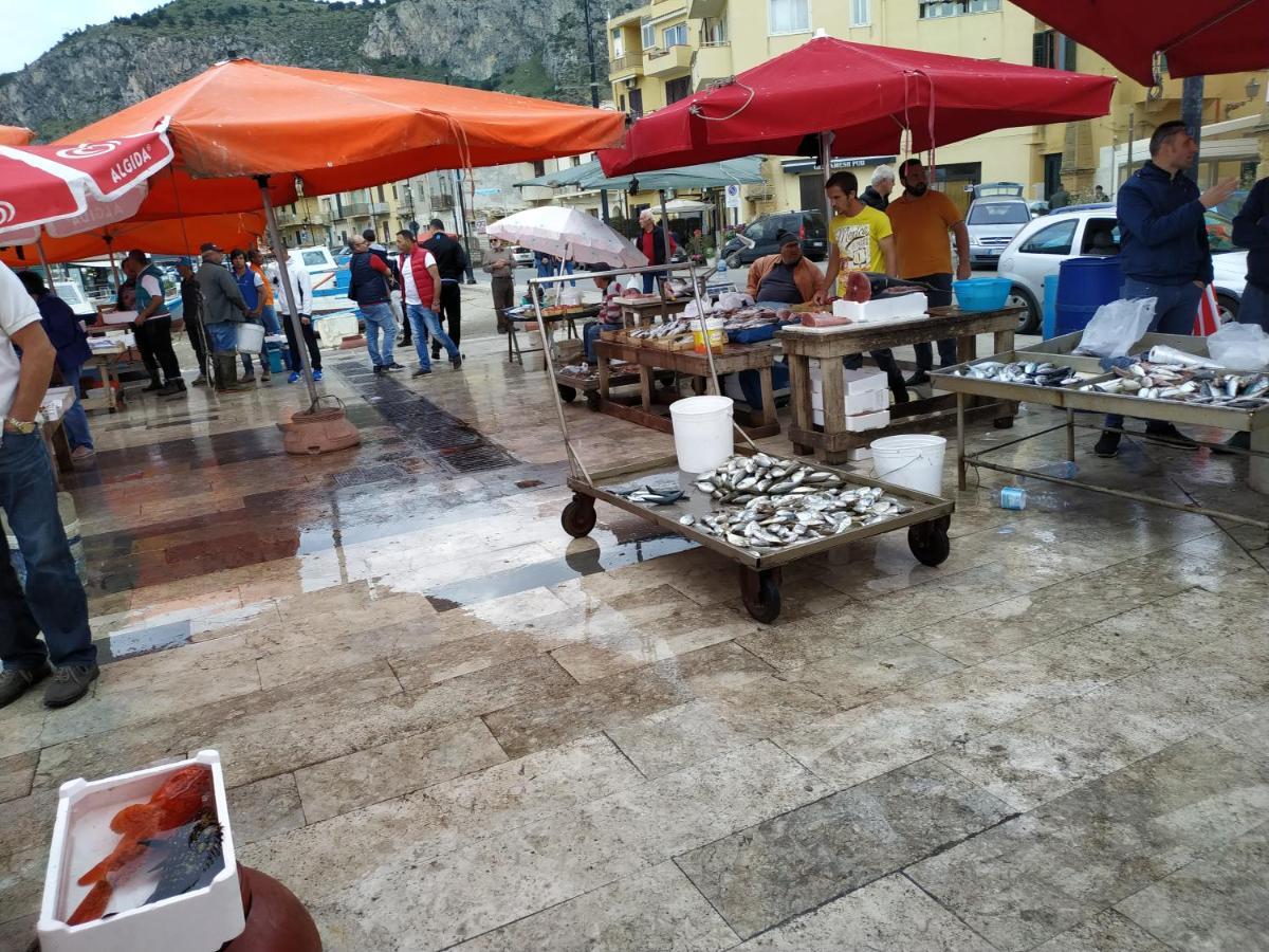 Aspra Al Delfino Blu Apartment Bagheria Bagian luar foto